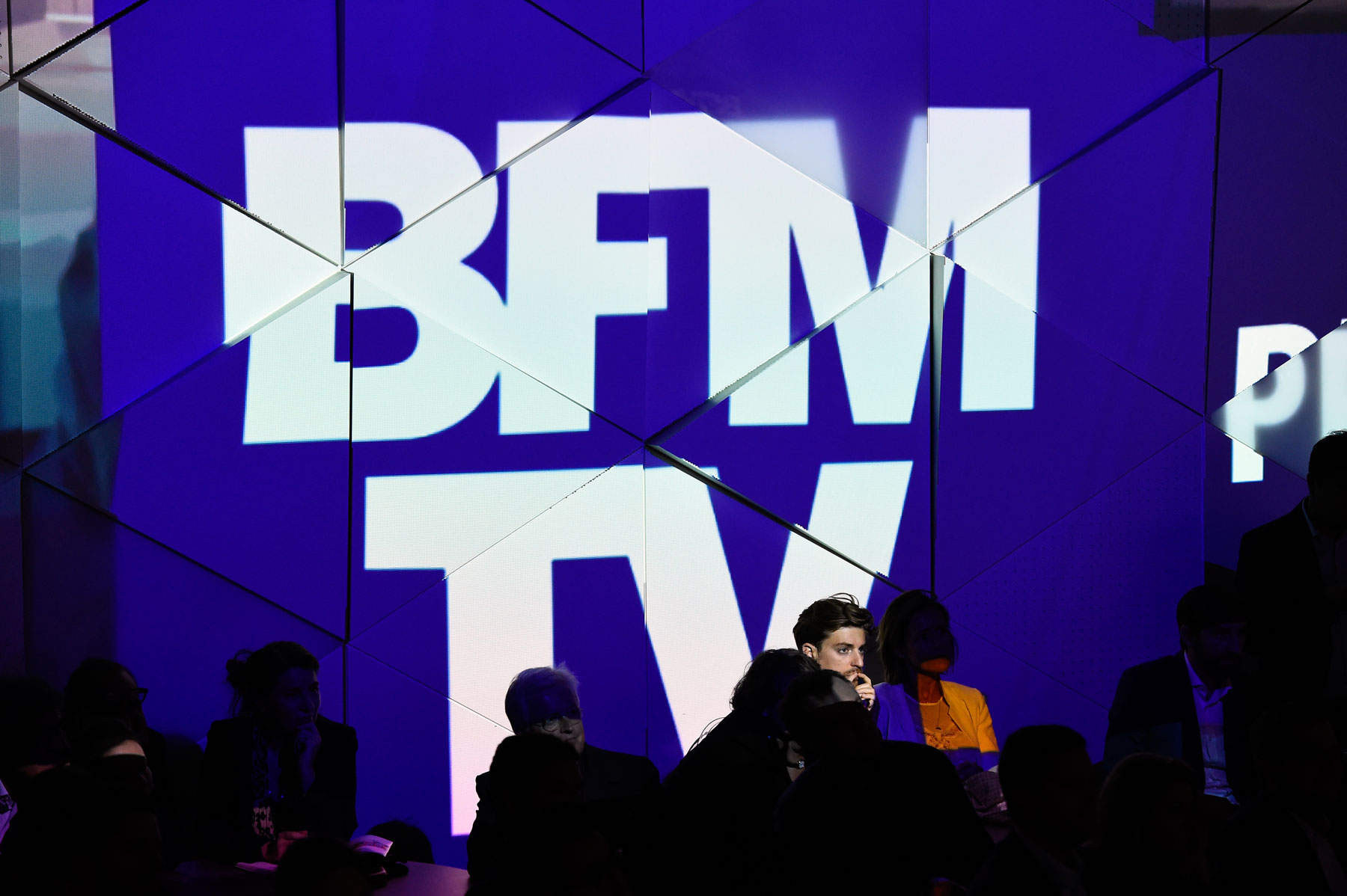 Photo d'une conférence de presse de BFM TV à Paris