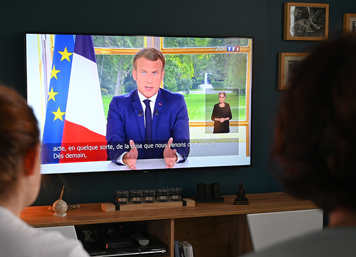 Photographie de l'intervention télévisée d'Emmanuel Macron diffusée au JT de 20 h de TF1 le 14 juin 2020.